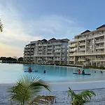 Con jacuzzi privado, laguna y Paddle board